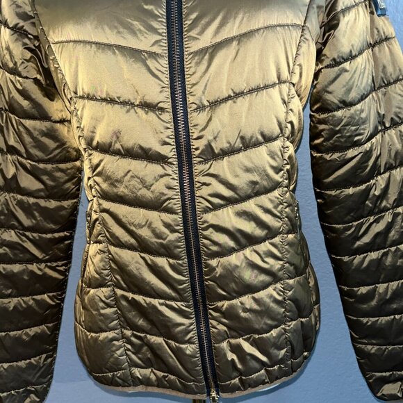 EQUESTRIAN STOCKHOLM LIGHTWEIGHT PERFORMANCE NYLON PUFFER JACKET in BRONZE - S - Picture 4 of 14